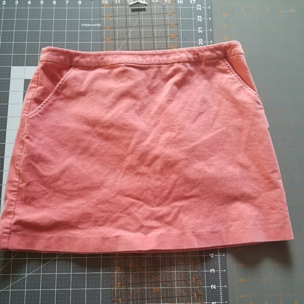 💃🏻3/$15 Cute corduroy mini skirt by H&M